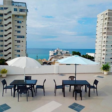 Alojate A Una Calle De La Playa Y Malecon Salinas  Kültér fotó
